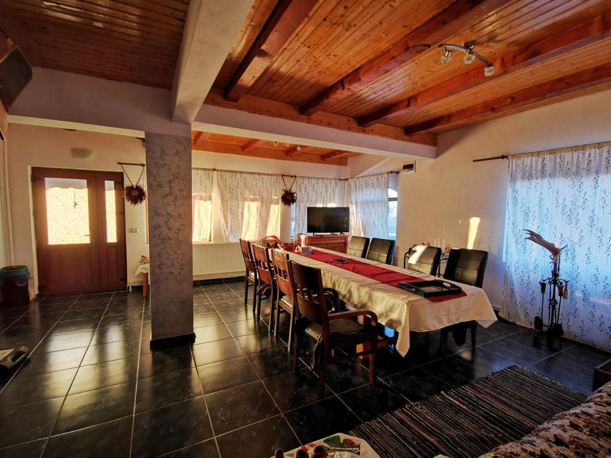 Jugul Taranului Agropensiune Polovragi, Gorj Villa Exteriör bild